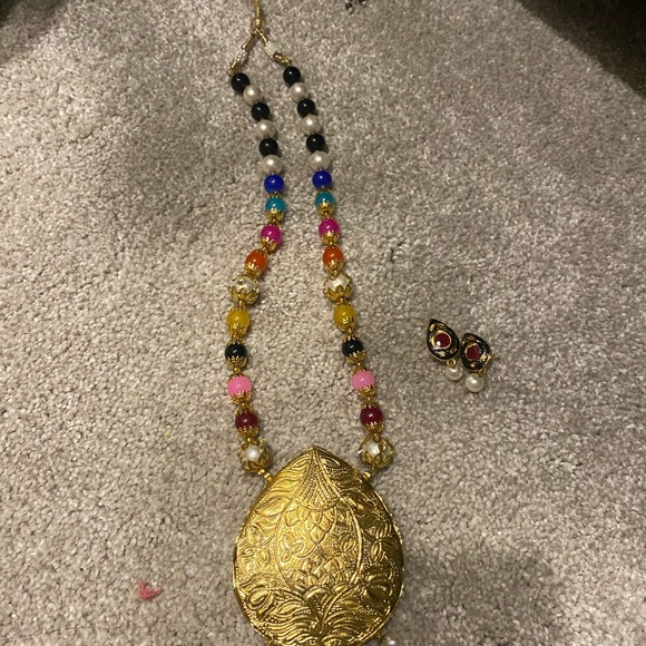 Necklace - Picture 2 of 3